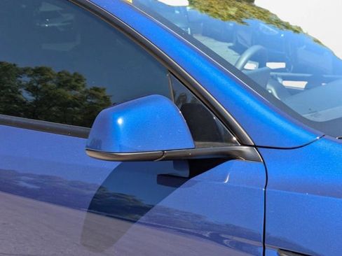 Used 2023 Tesla Model Y Performance image 12