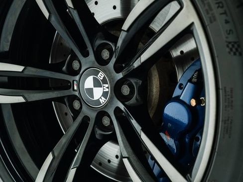 Used 2018 BMW M3 RWD image 23