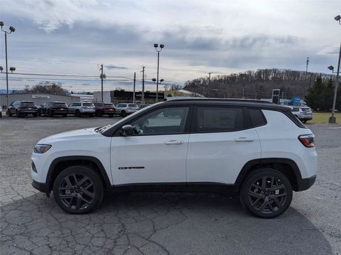 New 2026 Jeep Compass Limited w/ Sun, Sound & Navigation Group AWD/4WD image 8