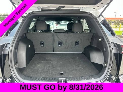 Used 2025 Chevrolet Equinox LT w/ Safety and Technology Package FWD image 28