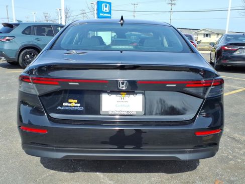 Certified 2023 Honda Accord EX image 11