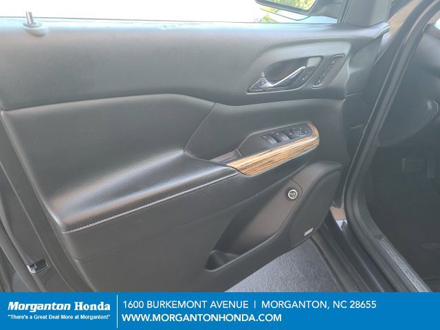 Used 2017 GMC Acadia Denali w/ Technology Package FWD image 11