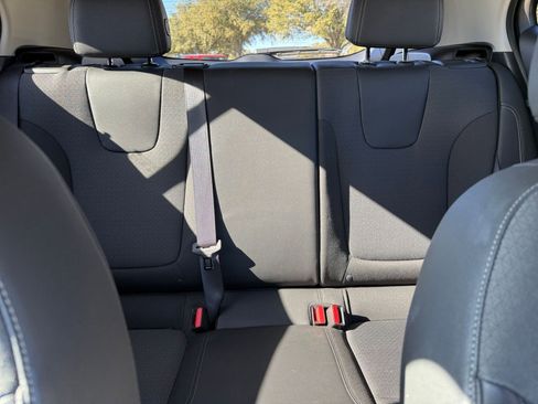 Used 2025 Buick Encore GX Preferred image 38