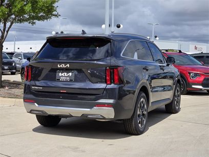 New 2026 Kia Sorento S w/ S Panoramic Sunroof Package