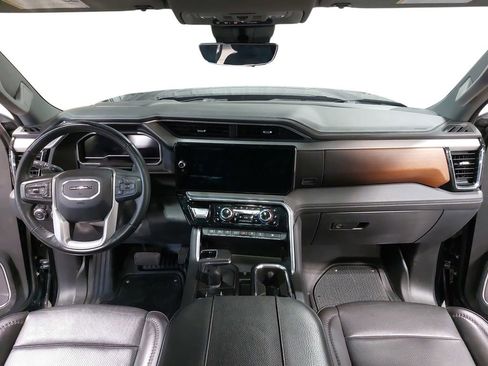 Used 2023 GMC Sierra 1500 Denali w/ Denali Reserve Package AWD/4WD image 9