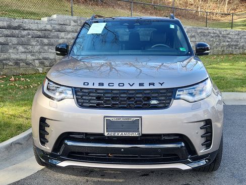 Certified 2024 Land Rover Discovery Dynamic SE image 8