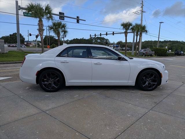 Certified 2020 Chrysler 300 Touring w/ Sport Appearance Package RWD image 4