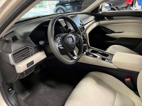 Used 2018 Honda Accord LX image 22