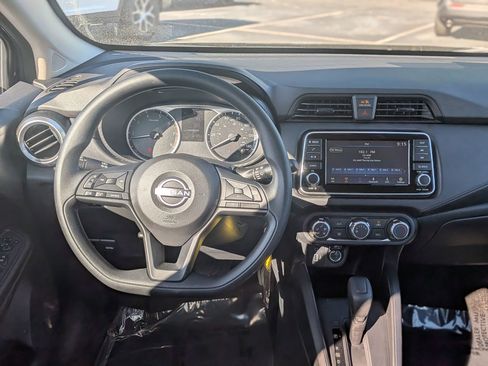 Used 2025 Nissan Versa S w/ Trunk Package FWD image 18