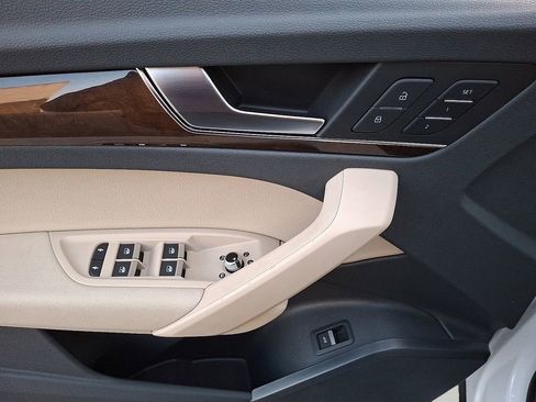 Used 2019 Audi Q5 2.0T Premium w/ Convenience Package image 13