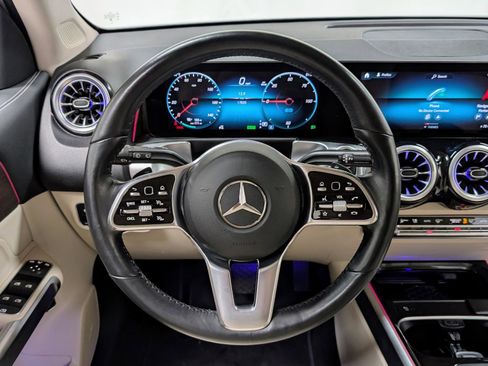 Used 2023 Mercedes-Benz EQB 300 4MATIC w/ Exclusive Package image 33