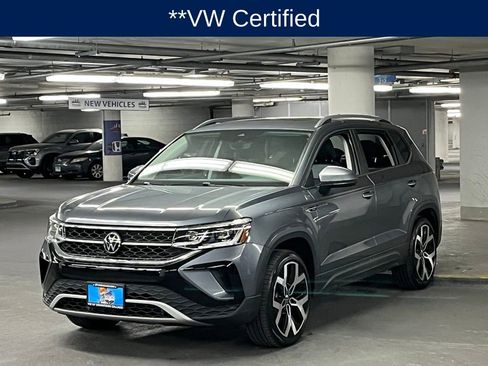 Used 2023 Volkswagen Taos SEL image 3