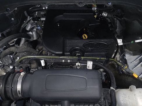 Used 2020 Ford Explorer XLT image 30