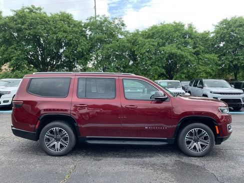 Used 2024 Jeep Wagoneer Series II w/ Flexible Seating Group AWD/4WD image 8
