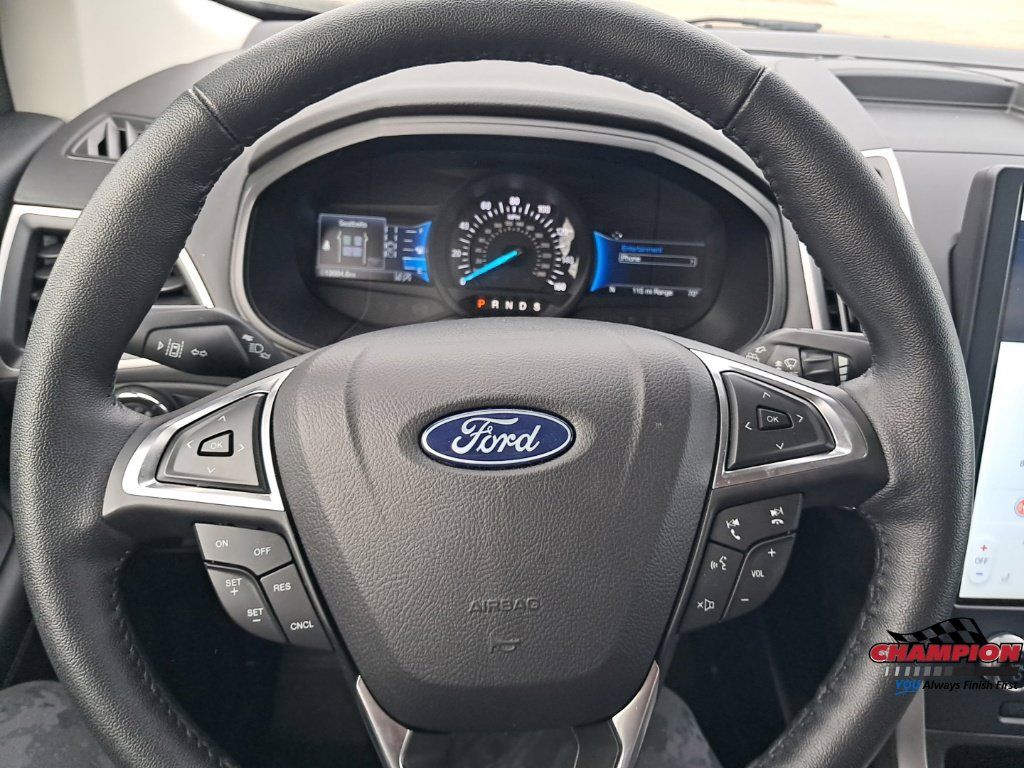 Used 2023 Ford Edge SEL AWD/4WD image 29