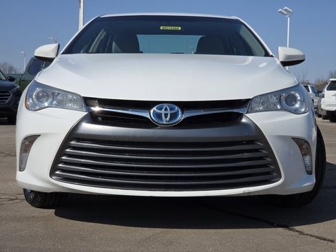Used 2017 Toyota Camry LE image 3