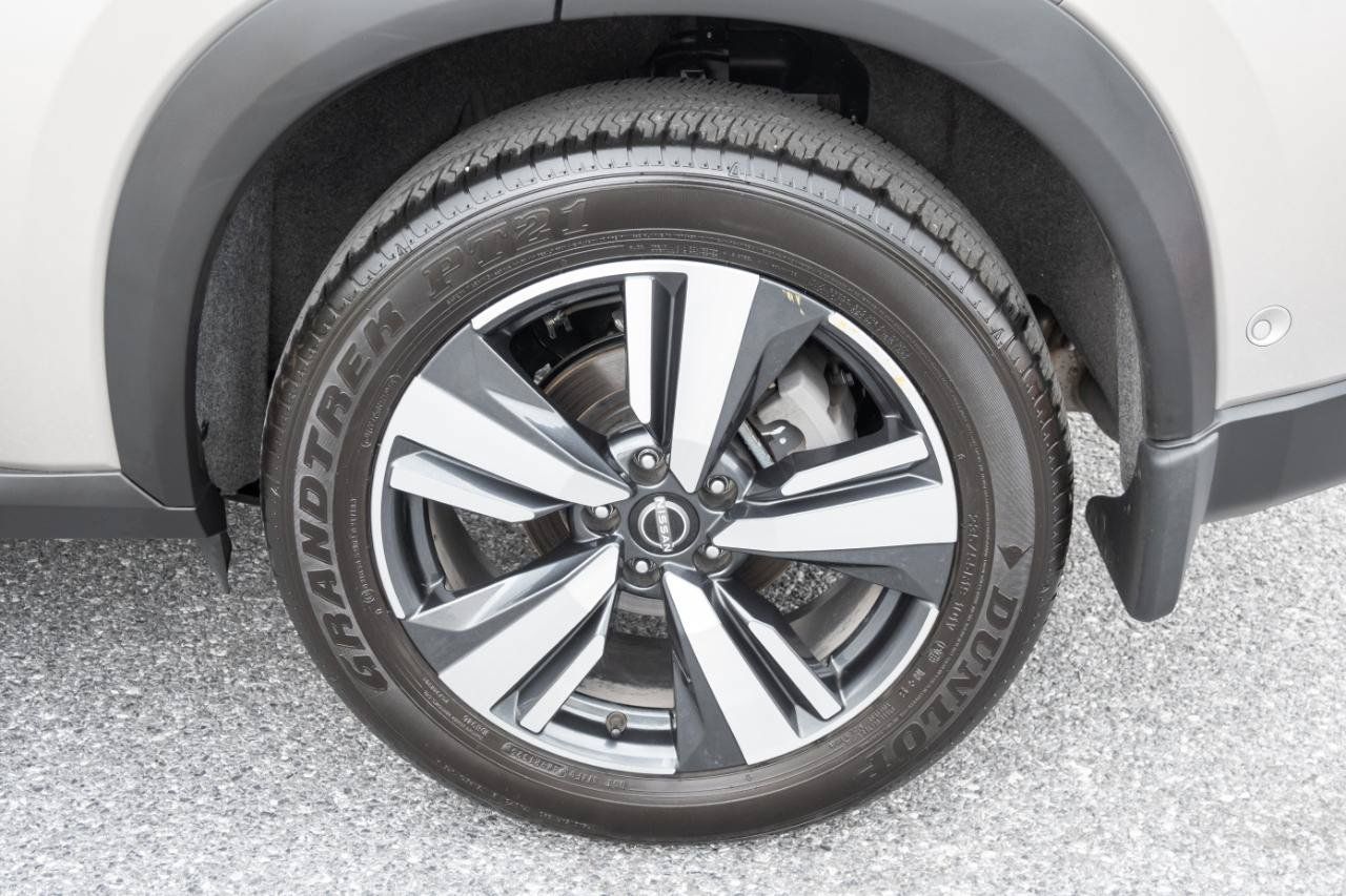 Used 2025 Nissan Rogue SL w/ SL Premium Package AWD/4WD image 40