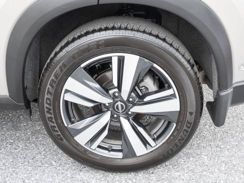 Used 2025 Nissan Rogue SL w/ SL Premium Package AWD/4WD image 40