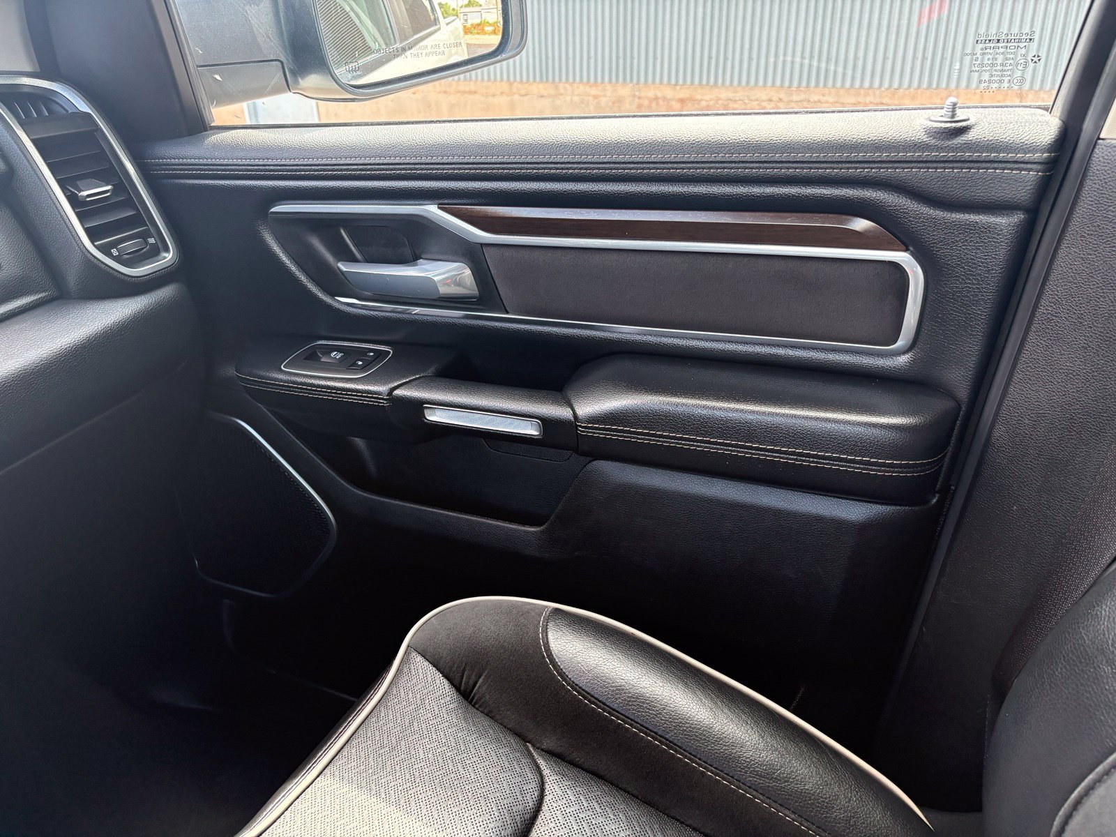 Used 2022 RAM 1500 Laramie AWD/4WD image 34