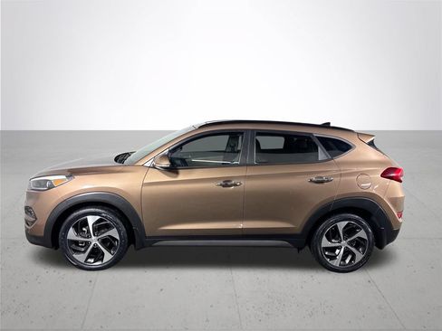 Used 2016 Hyundai Tucson Limited w/ Option Group 03 FWD image 9