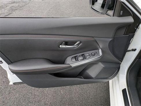 Used 2022 Nissan Sentra SR image 6