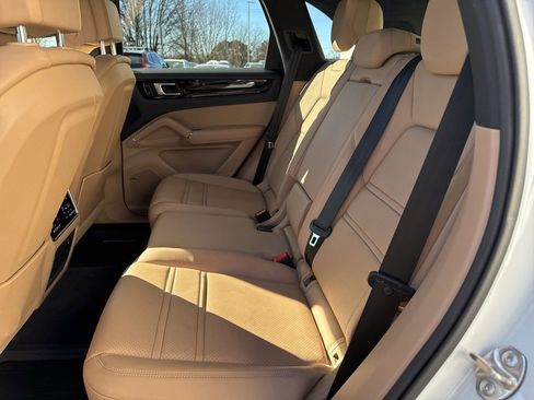 Used 2021 Porsche Cayenne image 14