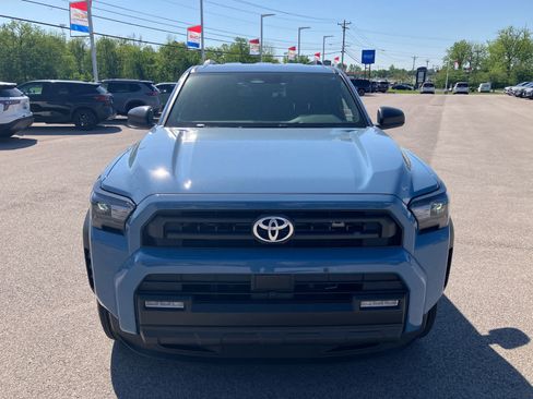 Used 2026 Toyota 4Runner SR5 AWD/4WD image 2