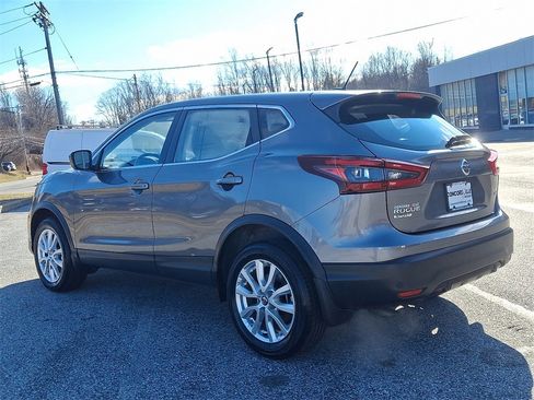 Used 2021 Nissan Rogue Sport S image 4