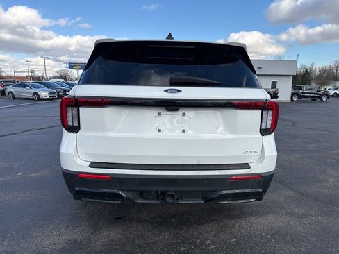 Used 2025 Ford Explorer ST-Line w/ ST-Line Street Pack AWD/4WD image 6