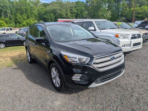 Used 2018 Ford Escape SE w/ SE Sync 3 Package FWD image 5