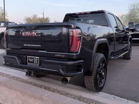 Used 2024 GMC Sierra 2500 AT4 w/ AT4 Premium Plus Package image 3