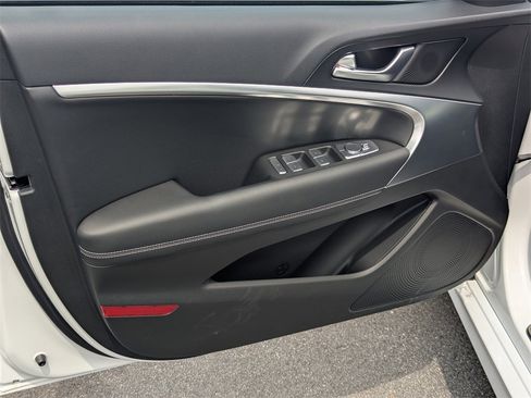 Used 2026 Genesis G70 2.5T image 10