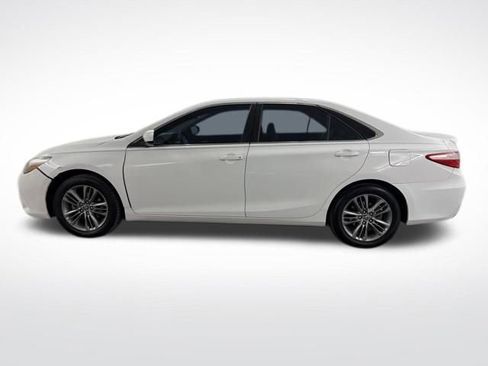 Used 2015 Toyota Camry SE image 5