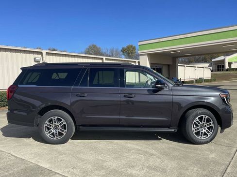 New 2025 Ford Expedition Max Active RWD image 2