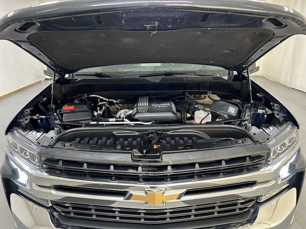 Used 2021 Chevrolet Silverado 1500 LT AWD/4WD image 23
