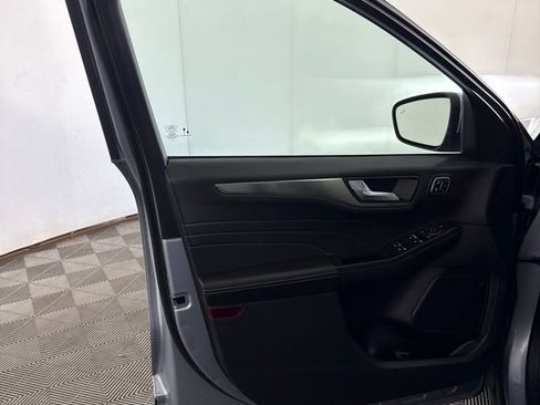 Used 2022 Ford Escape Titanium AWD/4WD image 15