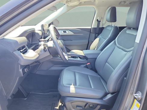 New 2026 Ford Explorer Active w/ Active Comfort Package AWD/4WD image 18