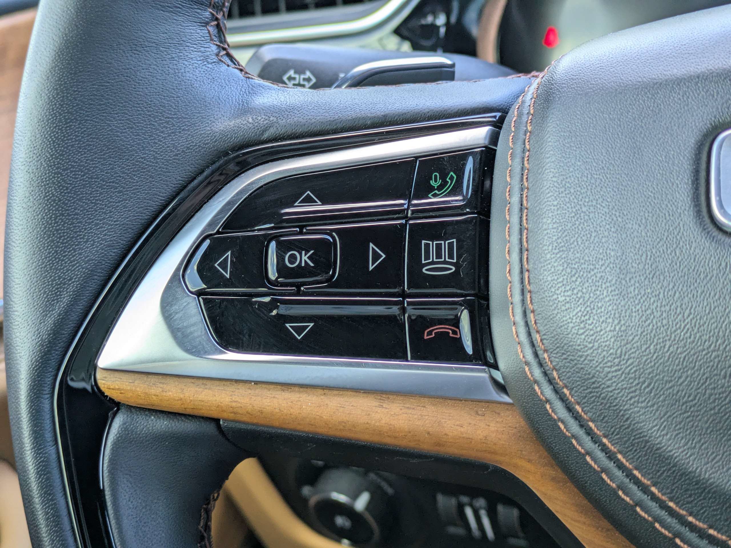 Used 2023 Jeep Grand Cherokee L Summit AWD/4WD image 28