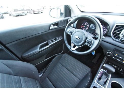 Used 2018 Kia Sportage LX FWD image 9
