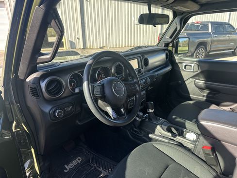 Used 2020 Jeep Wrangler Sport image 9