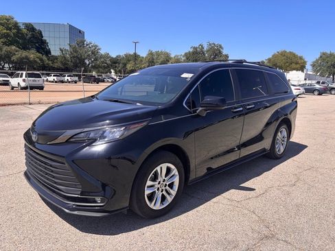 Used 2023 Toyota Sienna XLE Woodland Edition AWD/4WD image 1