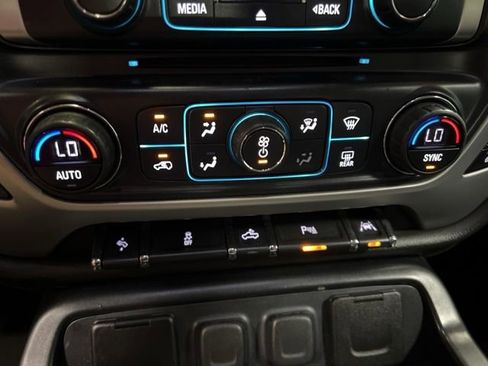 Used 2017 GMC Sierra 1500 SLT AWD/4WD image 36