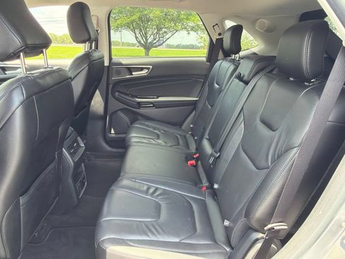 Used 2020 Ford Edge Titanium AWD/4WD image 10