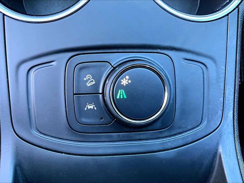 Used 2024 GMC Terrain SLE image 35