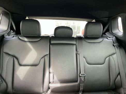 Used 2025 Jeep Compass Limited image 39