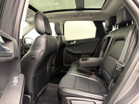 Used 2022 Ford Escape SEL image 17