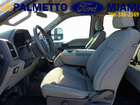 Used 2022 Ford F250 XL w/ Power Equipment Group image 10