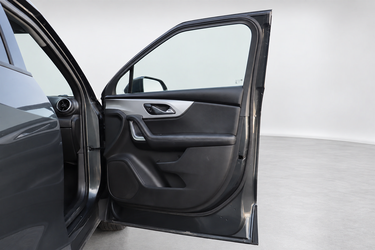 Used 2020 Chevrolet Blazer LT FWD image 20
