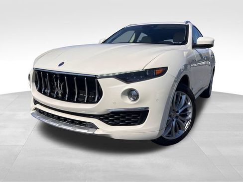 Used 2019 Maserati Levante S GranLusso AWD/4WD image 9