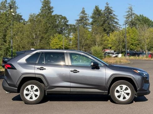 Used 2023 Toyota RAV4 LE AWD/4WD image 6